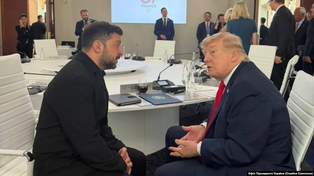 На саммите G7 во французском Эвиане лидеры согласовали необходимость усиления санкционного давления на Россию, обсуждались возможные меры в энергетике и банковском секторе, а также поставки средств ПВО Украине.