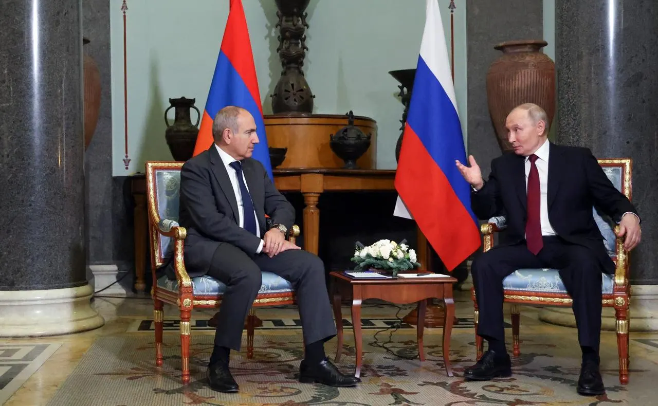 Премьер-министр Армении предупредил, что непринятие мер по снятию запретов на ввоз товаров может подорвать работу Евразийского экономического союза и привести к его распаду.