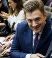 Депутат обратился к Минпромторгу с призывом снизить стоимость авто отечественного производства, заметив, что за границей машины дешевле.