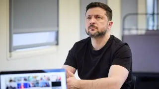 Президент Украины Владимир Зеленский заявил, что усиление ограничений в российском сегменте интернета и блокировка мессенджеров могут быть частью подготовки к масштабной мобилизации и новому наступлению, а также предположил возможность российской операции против одной из стран Балтии для проверки реакции НАТО.