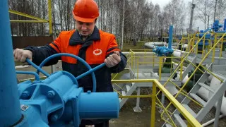 С 1 мая останавливается прокачка казахстанской нефти по нефтепроводу «Дружба» в Европу на фоне глобального дефицита топлива и сбоев поставок через Ормузский пролив.