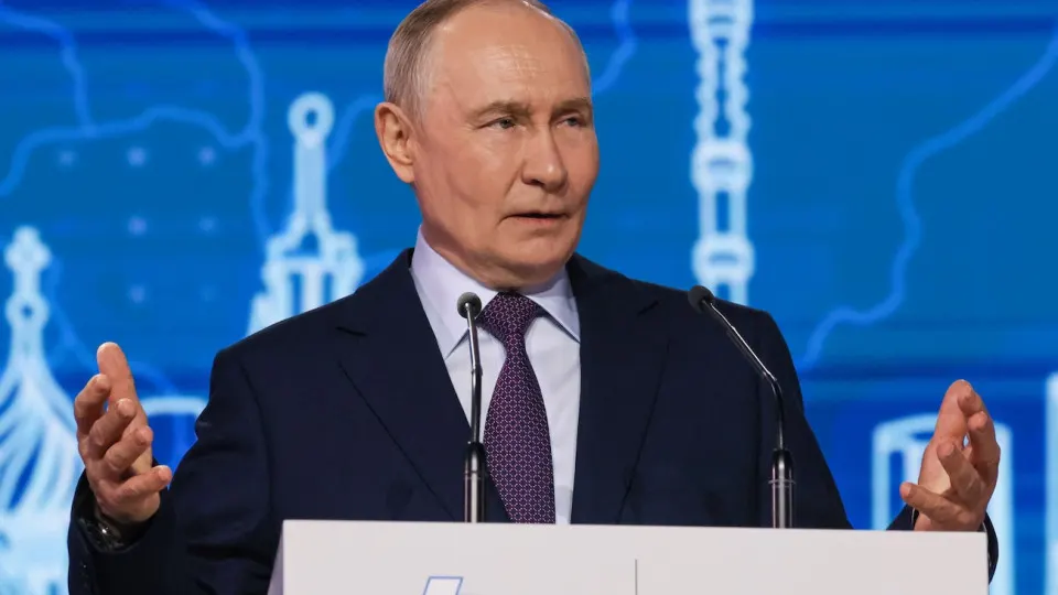 Президент обратился к законодателям с призывом не зацикливаться на ограничениях и запретах. Речь прозвучала на фоне резкого падения рейтингов после отключений связи и блокировок популярных сервисов.