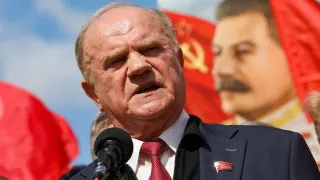 Лидер КПРФ Геннадий Зюганов заявил в Госдуме, что провал экономики может привести к повторению событий 1917 года, и отметил, что блогер Виктория Боня в своем обращении к президенту подняла те же проблемы, о которых коммунисты давно говорят во власти.