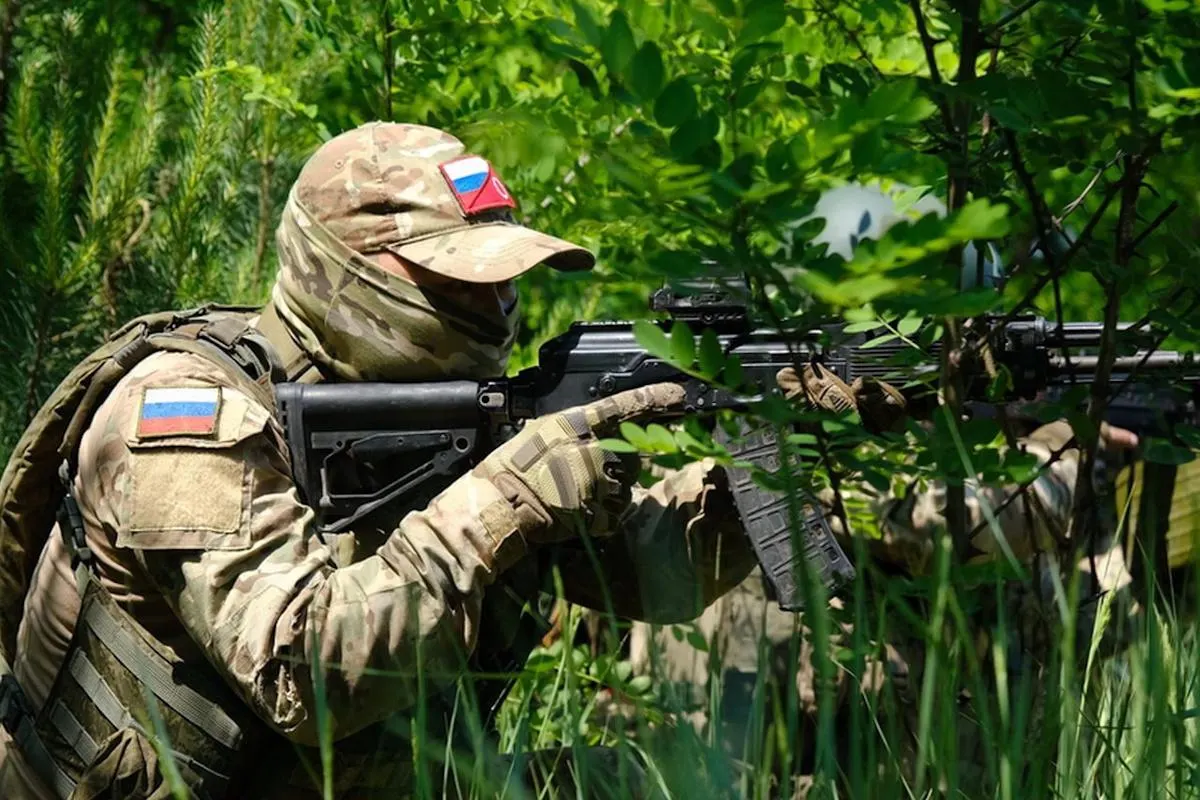 Аналитики Института по изучению войны отмечают, что замедление продвижения российских войск, укрепления и украинские контратаки делают маловероятным захват всего Донбасса в обозримой перспективе. Политические требования не совпадают с оперативными возможностями.