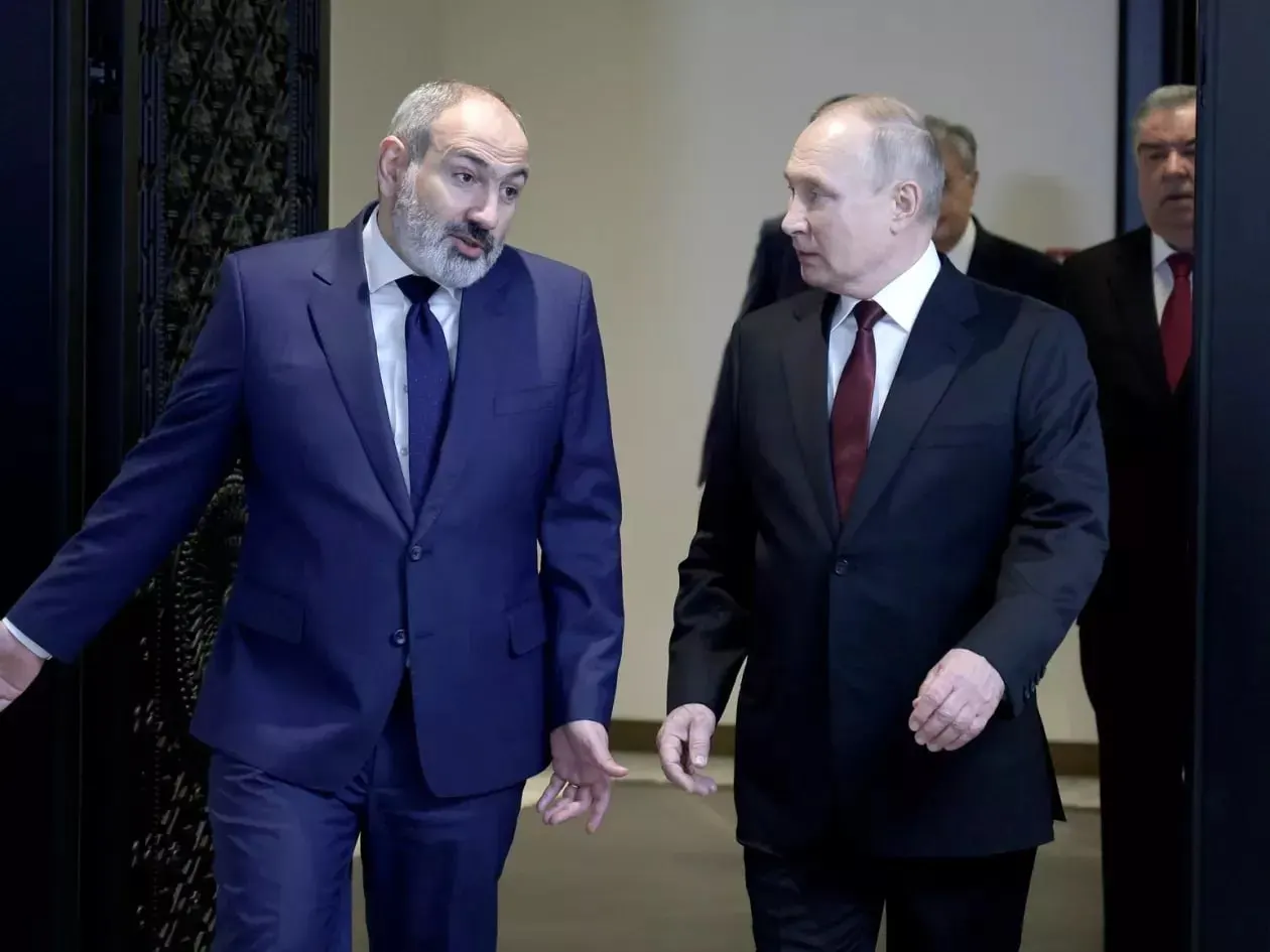 Премьер-министр Никол Пашинян заявил, что Ереван откажется от вступления в антироссийские санкции ЕС и при этом не будет содействовать их обходу; Армения не выдержит санкционного давления, поэтому просит партнёров учитывать это.