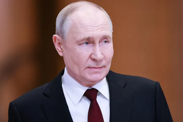 МИД РФ отозвал посла в Армении Сергея Копыркина для консультаций на фоне шагов армянского руководства по сближению с Евросоюзом; подробности не раскрываются.