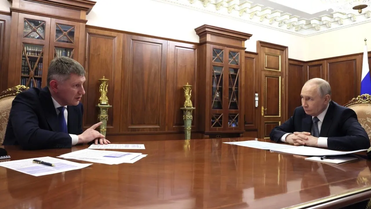 Министр экономического развития Максим Решетников заявил президенту, что российская экономика опережает американскую по темпам роста; при этом данные МВФ показывают отставание России по ВВП на душу населения.