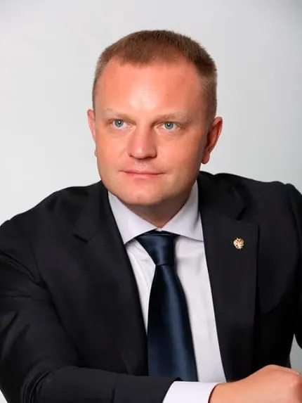 Депутат от ЛДПР рассматривается на должность уполномоченного по правам человека; среди претендентов также Артем Прокофьев (КПРФ) и Яна Лантратова («Справедливая Россия»).