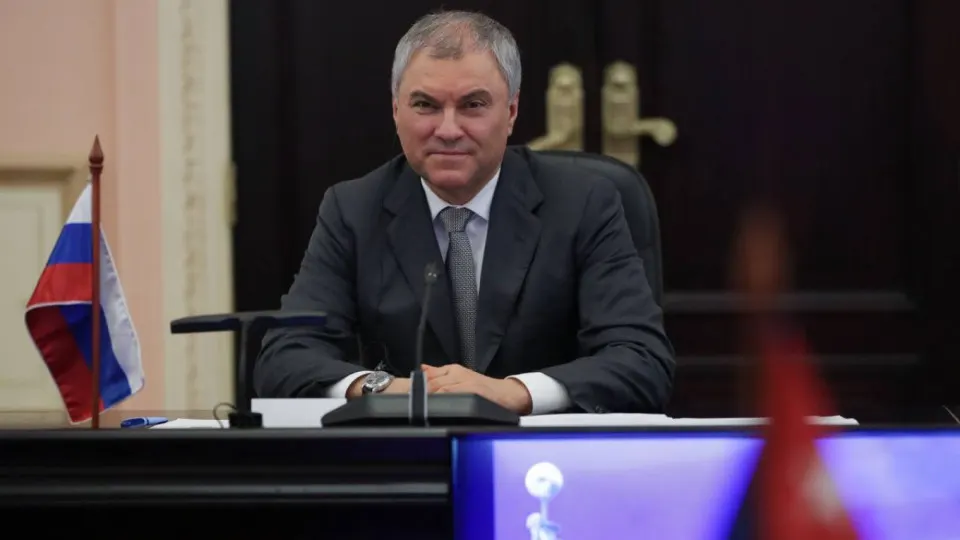 Председатель Государственной думы заявил, что удары по «гражданским объектам» с помощью западных систем и спутниковых сетей могут привести к применению крайне тяжёлого вооружения. Поводом стала атака на оккупированный Старобельск и последующая эскалация вокруг Киева.