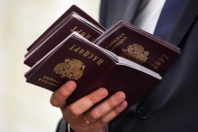 В Госдуме анонсировали поправки ко второму чтению закона о гражданстве: иностранцам с непогашенной судимостью могут предоставить право на РВП, ВНЖ и гражданство в случае, если их осудили за поддержку России или СВО за рубежом.