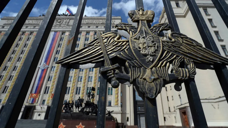 Военное ведомство хочет получать в управление акции, земельные участки, технику и оборудование национализированных компаний стройсектора без прохождения через Росимущество, чтобы оперативно задействовать мощности для гособоронзаказа.
