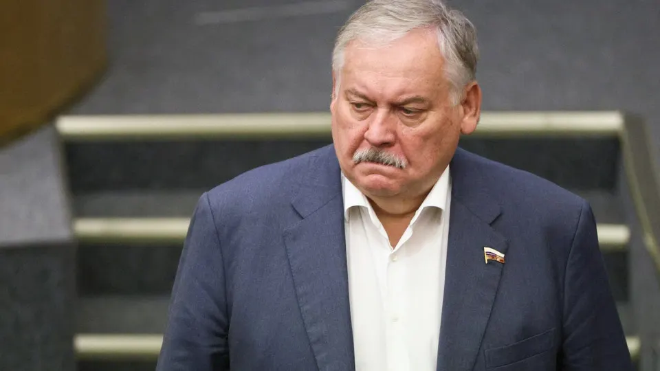 Первый зампред комитета Госдумы Константин Затулин заявил, что Латвия и Эстония нарушили обещания о равных условиях для русскоязычных. На фоне этих заявлений западные спецслужбы и аналитики предупреждают о нарастающей подготовке России к возможному конфликту с НАТО.