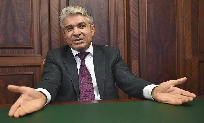 По словам заместителя министра юстиции Олега Свиридененко, только 4% из включённых в реестр в 2025 году получали деньги из-за границы — остальные были внесены по «иным формам влияния». Ранее до 2022 года наличие зарубежного финансирования было обязательным критерием.