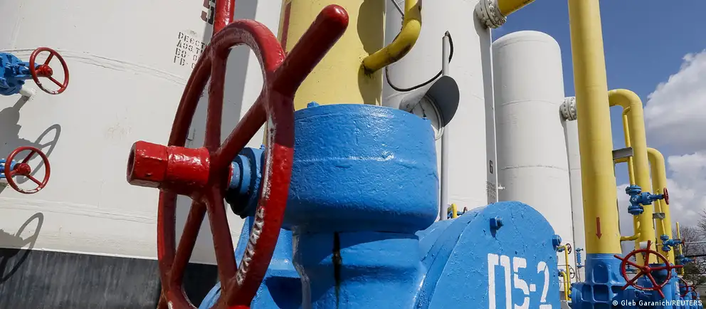 Украина не продлила контракт на транзит, и с начала 2025 года поставки через её территорию прекращены. Наиболее серьёзные последствия ощущает Молдова; другие страны перенастроили маршруты, а Венгрия продолжит получать газ по «Турецкому потоку».