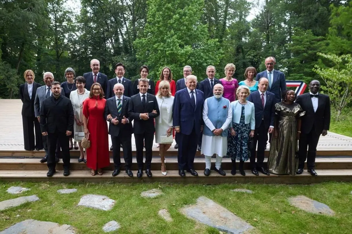 В итоговой «геополитической декларации» саммита G7 главы государств выразили единство в поддержке Украины, договорились расширить поставки средств ПВО и помочь нарастить собственное военное производство, а также обсудили ситуацию на Ближнем Востоке и в Индо‑Тихоокеанском регионе.