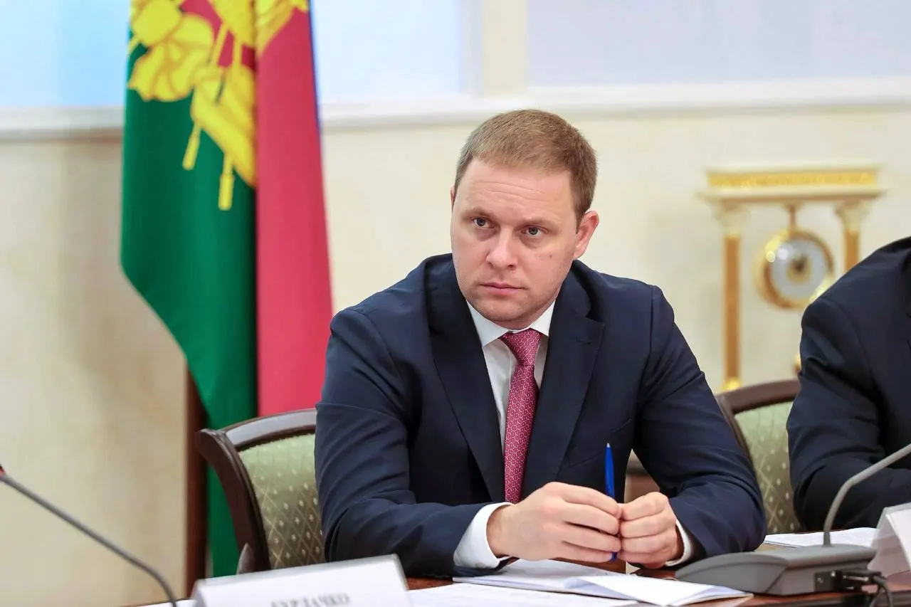 Швец, который более десяти лет работал в органах власти Краснодарского края и пять лет был главой Анапы, назначен руководителем госкорпорации, отвечающей за развитие туризма в России.