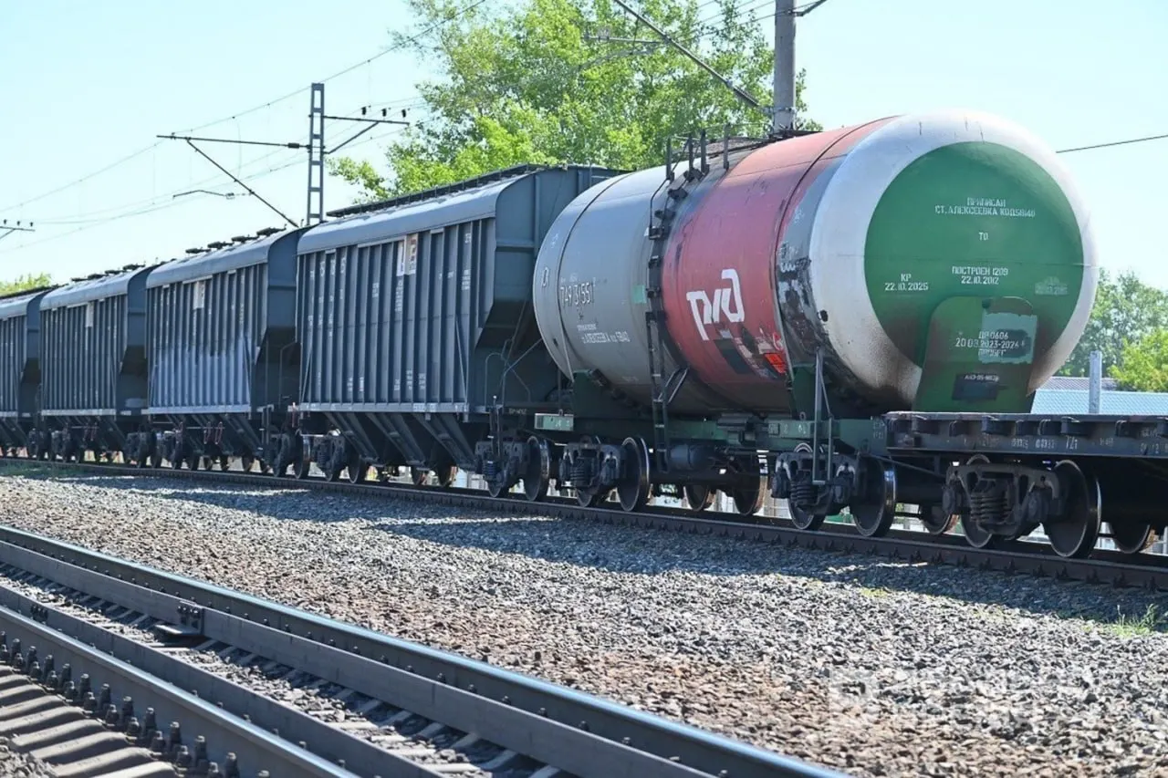 Штаб будет обеспечивать бесперебойный приём и доставку нефтяных грузов, уделяя особое внимание поставкам авиационного керосина в аэропорты.