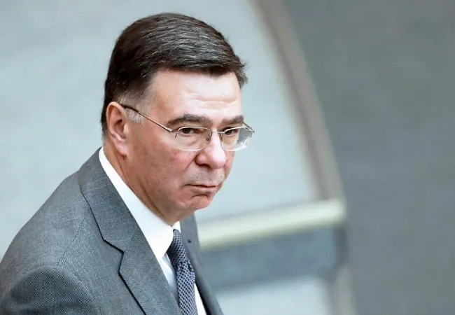 На ПМЭФ заместитель министра иностранных дел Александр Панкин заявил о живучести российской экономики и отверг характеристику страны как «бензоколонку».