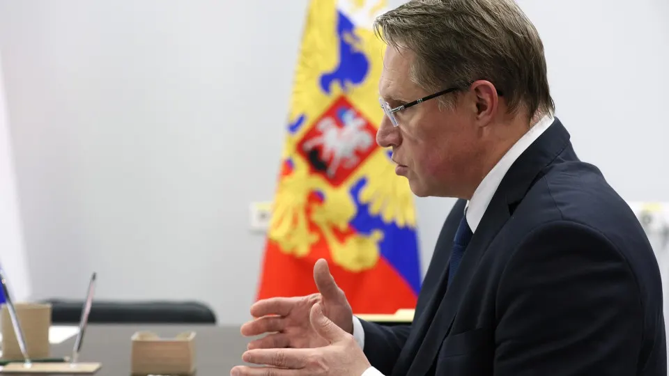 Министр здравоохранения сообщил, что большинство ординаторов направят по целевым контрактам в конкретные медицинские организации; отмечен рост приёма в медобразование и напомнили о законе об обязательной отработке выпускников.