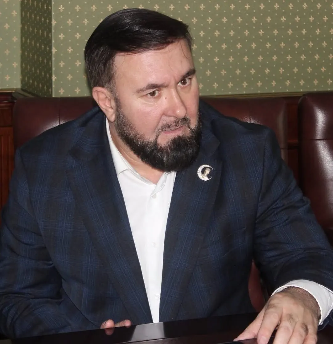 В указе от 26 июня отмечено поощрение Мансура Солтаева. Его назначение и последующие действия вызывают сильную критику правозащитников из‑за обвинений в давлении на активистов и ролях в громких историях с исчезновениями.