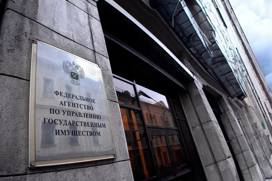 Депутаты отменили ценовой барьер и ускорили процедуру повторных торгов; введён реестр оценщиков и ужесточены требования к организаторам аукционов. Для религиозной собственности сняли срок давности при оспаривании приватизации.