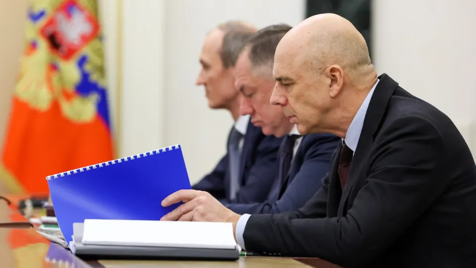 Резкая распродажа затронула рынок гособлигаций — индекс RGBI обновил минимумы, а доходности длинных ОФЗ достигли рекордных за год уровней на фоне роста расходов и опасений по инфляции.
