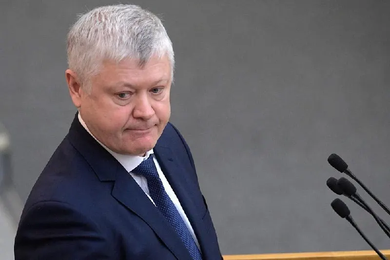 Председатель комитета по безопасности Василий Пискарёв сообщил, что из России выдворили свыше 360 зарубежных организаций, более 60 — по материалам его комиссии; по его словам, принятые законы защищают суверенитет от внешнего вмешательства.