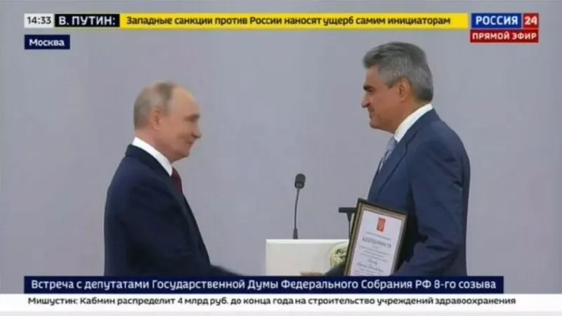 На церемонии награждения депутатов в Кремле Нечаев получил благодарность президента и заявил о необходимости продолжать усилия для победы России в специальной военной операции.