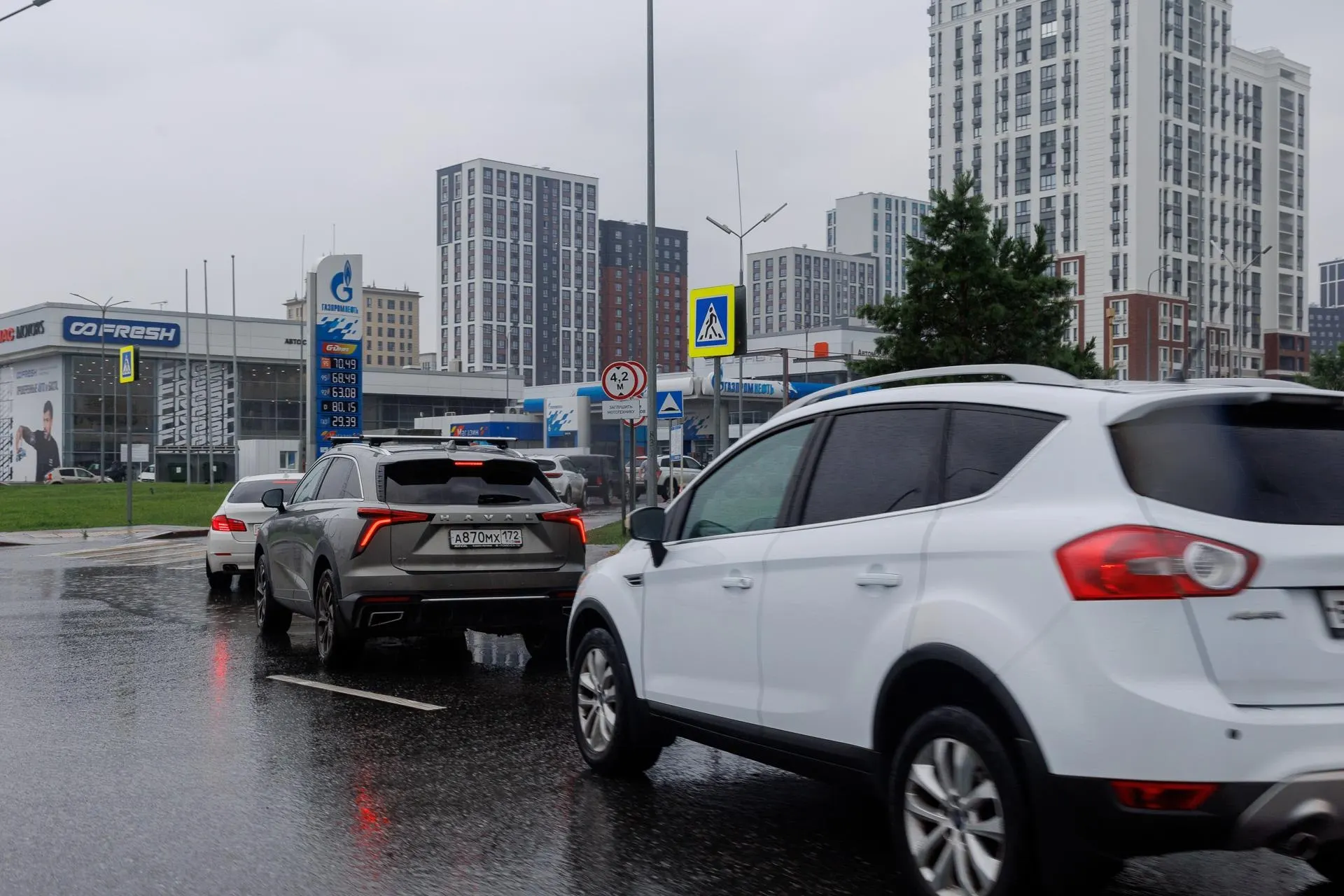 Запрет на вывоз дизтоплива призван сохранить внутренние запасы и сдержать рост цен. Эксперты оценивают меру как вынужденную и временную.