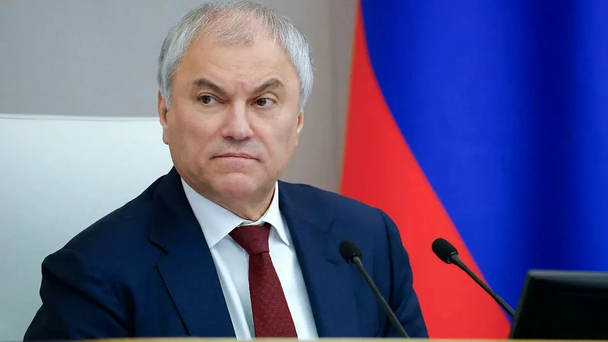 Спикер Госдумы Вячеслав Володин заявил, что законы принимаются по запросам российских граждан, и обвинения в том, что депутаты занимаются лишь запретами, необоснованны.