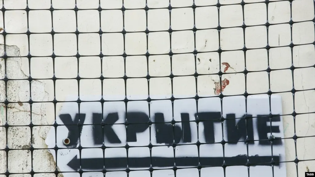 В Калужской и Белгородской областях зафиксированы возгорания и перебои в подаче энергоресурсов после атак беспилотников и ракет. В ряде населённых пунктов есть погибшие и пострадавшие, на местах работают экстренные службы.