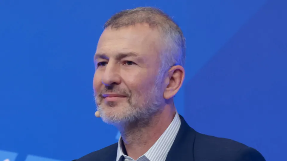 Андрей Мельниченко перевёл 32 млрд рублей в пользу образовательного центра «Сириус» — после этого прокуратура отозвала иск о возврате в доход государства энергокомпании СИБЭКО.