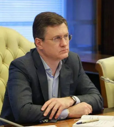 Вице‑премьер провёл совещание 7 июля; власти и отрасль должны ежедневно мониторить обстановку, координировать поставки и принимать дополнительные меры, чтобы не допустить локальных сбоев в обеспечении топлива.