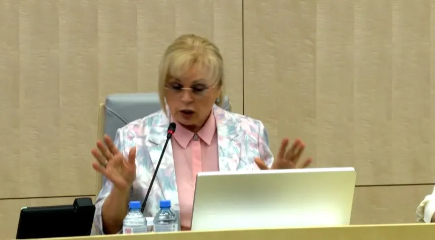 Глава ЦИК Элла Памфилова сообщила о переносе акцентов в наблюдении — сотрудничестве с Намибией вместо представителей недружественных стран ЕС, а также о планах адресного информирования избирателей через систему «ИнформУИК» и поквартирные обходы.