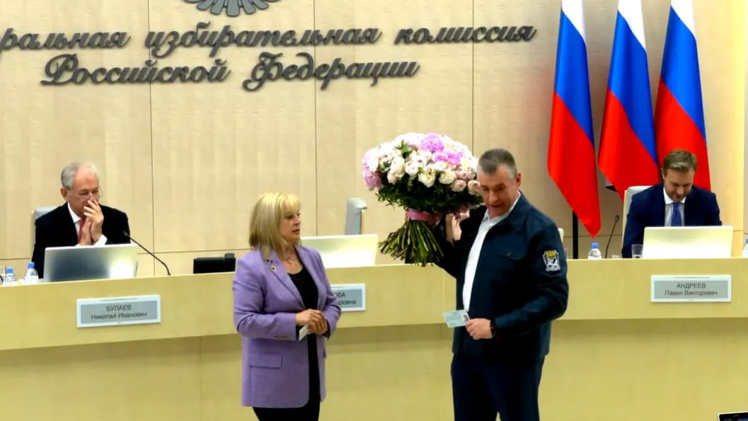 На заседании комиссия зарегистрировала список ЛДПР, внесла изменения в одномандатные списки «Справедливой России», сформировала ТИК ДЭГ, утвердила рекомендации по голосованию за границей и для военнослужащих и выделила дополнительное финансирование ГАС «Выборы» на 2027–2029 годы.