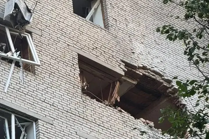 Ночью 13 июля в посёлке Пионерский Истринского округа Московской области один из беспилотников упал в жилом районе — три человека погибли, ещё пятеро получили ранения, загорелись несколько частных домов.