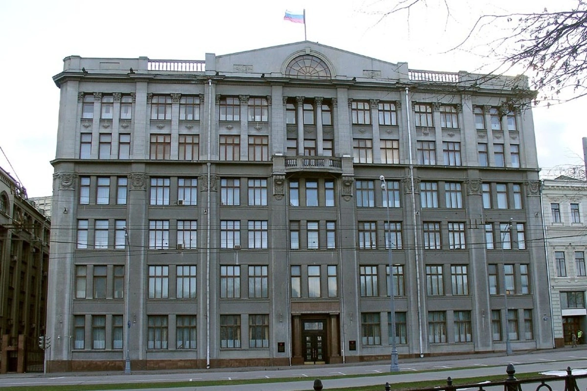 Собеседники в прокремлёвских СМИ сообщили, что из АП поступила рекомендация ограничить публикации фото и видео последствий ударов ВСУ по российской территории и усилить демонстрацию результатов российских ударов по Украине.