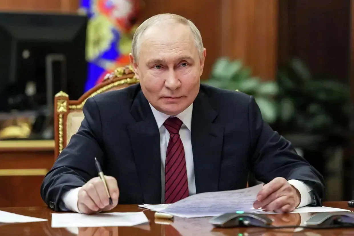 За семь с половиной месяцев 2026 года поступления в федеральный бюджет достигли рекордной отметки, основной поток — добровольные взносы бизнеса на фоне обсуждения финансирования войны.