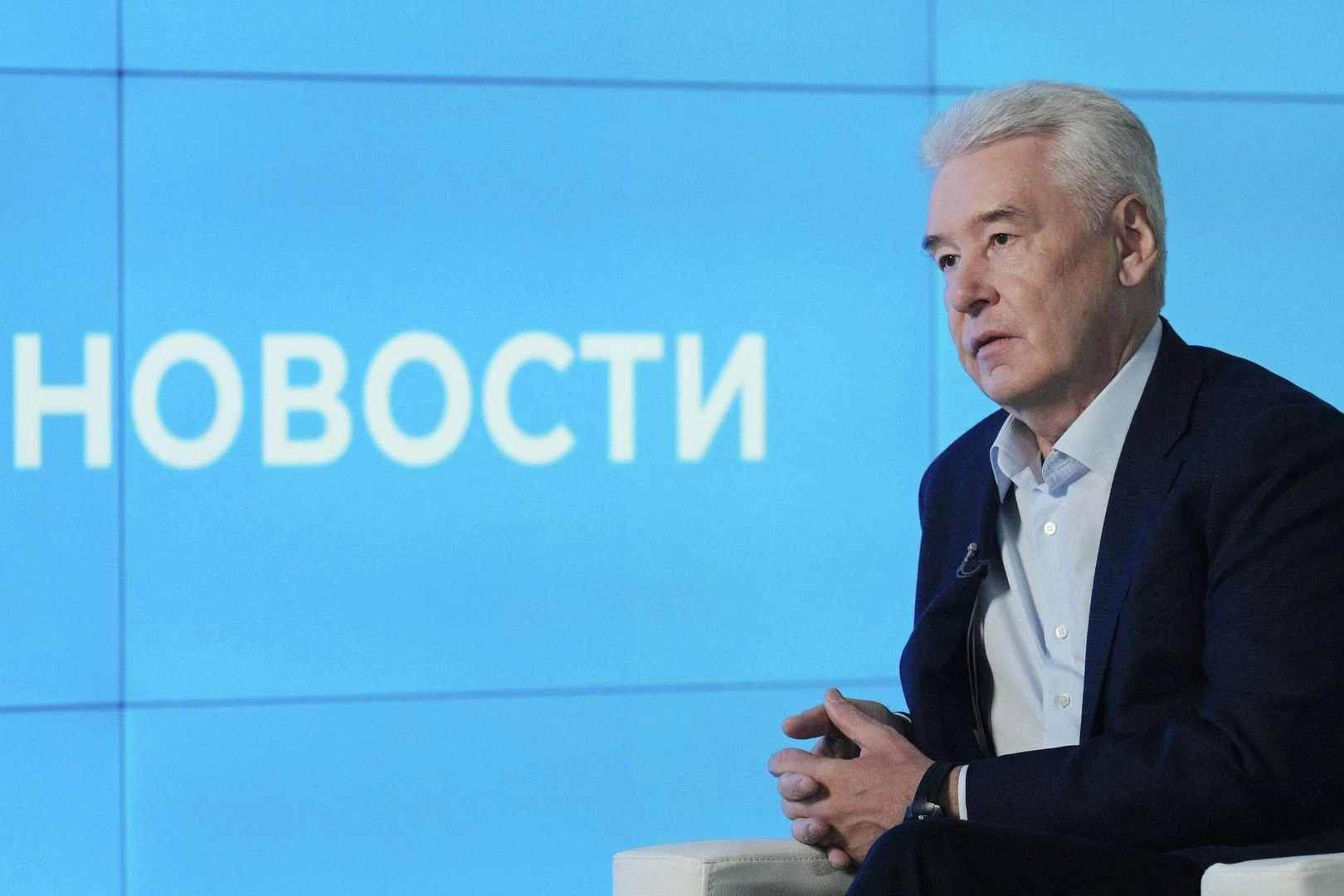 Мэр Москвы заявил, что попытки мобилизовать всю экономику под войну опасны и без стабильной мирной экономики победа невозможна.