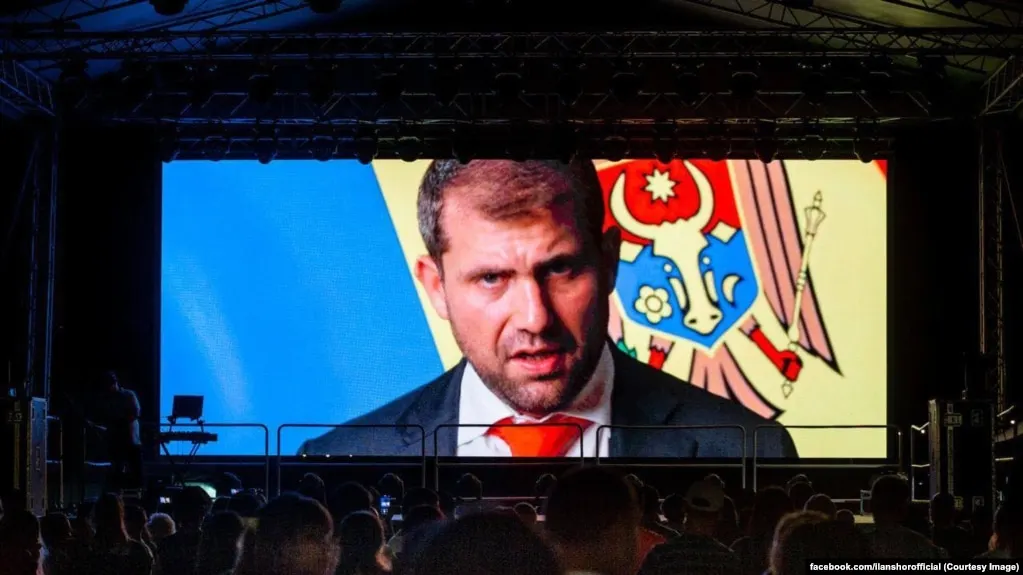 Расследование утверждает, что A7 обходила санкции через сеть подставных фирм и банки по всему миру, проведя через них сотни миллионов и миллиарды долларов. Компания заявляет, что через неё проходит значительная часть валютных операций России. ЕС усилил санкции против ключевых фигурантов и банков.