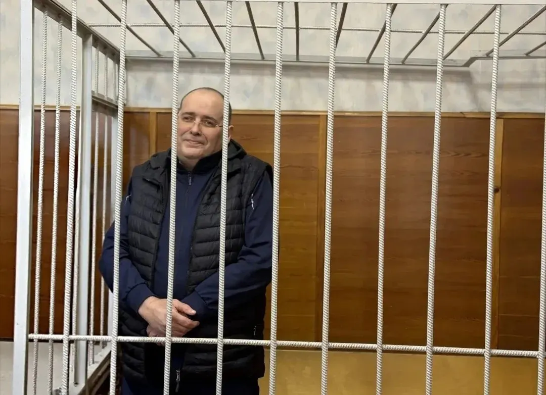 Дело связано с получением взяток в министерстве ЖКХ на общую сумму около 4 млн 410 тыс. рублей; общий срок по совокупности — 14 лет и крупный штраф.