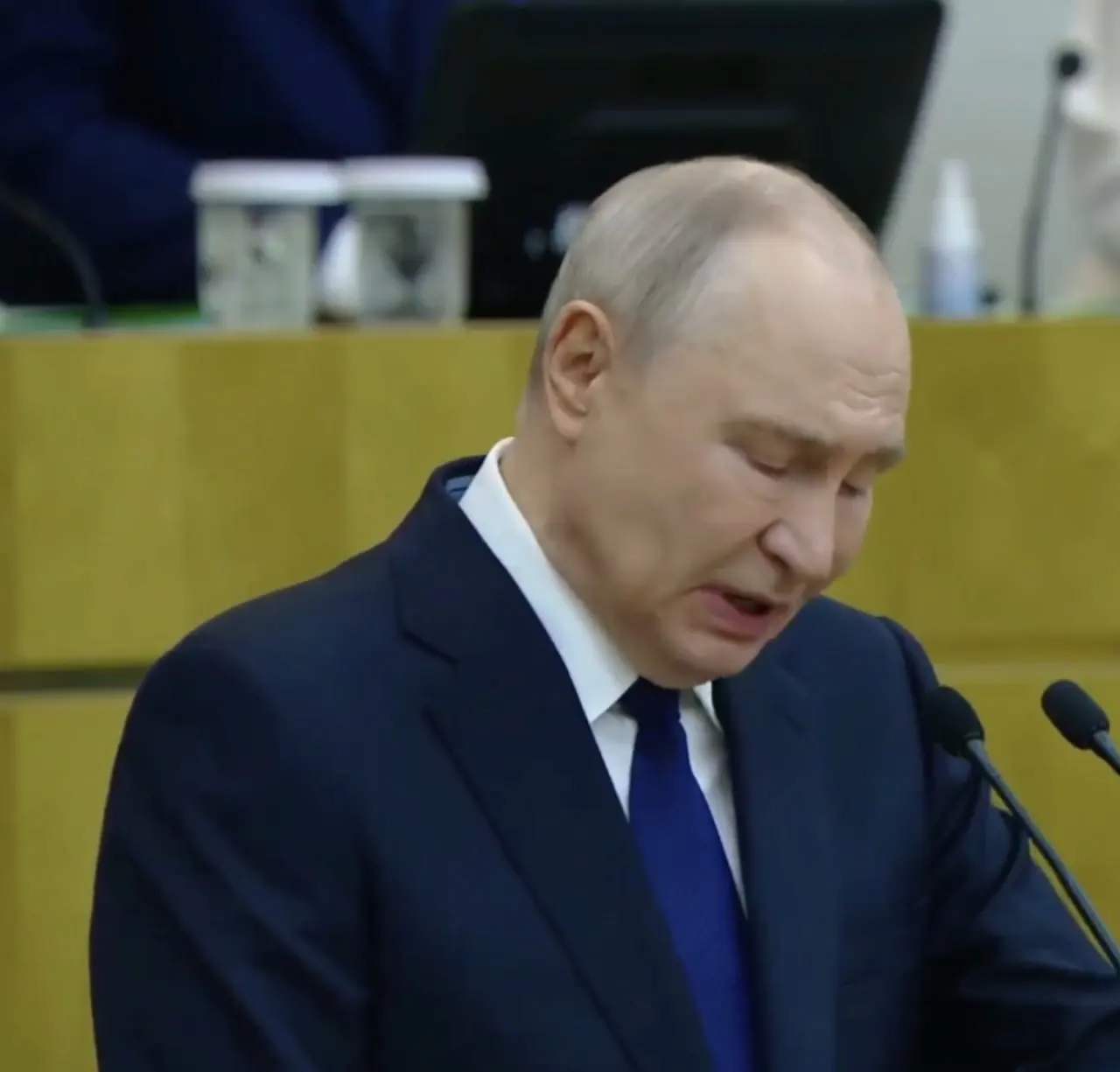 На первом заседании Госдумы нового созыва Владимир Путин отметил устойчивость экономики, обновление состава депутатов и необходимость поддержки защитников и их семей.