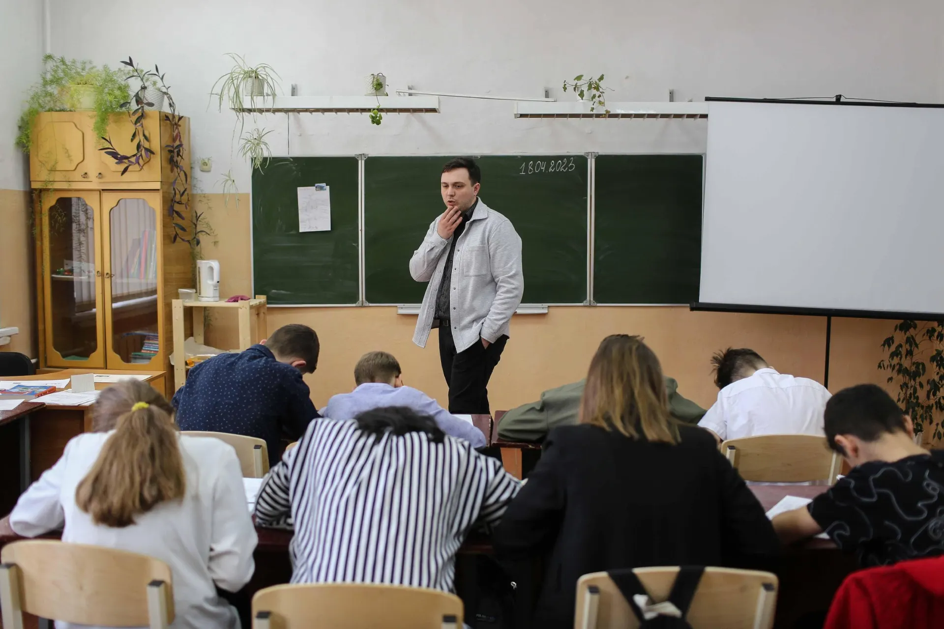 В расписание добавлен ещё один час истории; разбор причин и влияния на учебную нагрузку