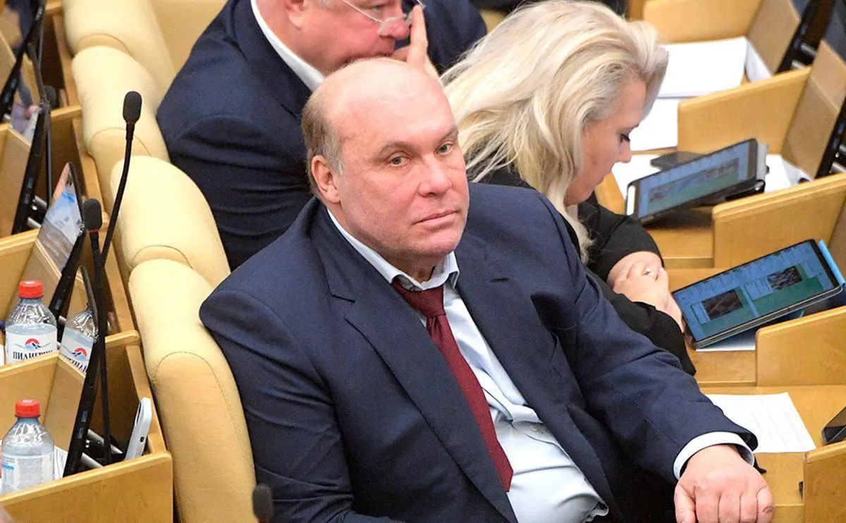 Депутат назвал сообщения о призыве слухами, распространяемыми иностранными спецслужбами, с целью запугивания населения.