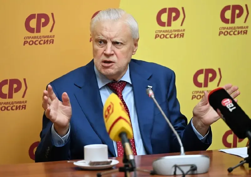 Лидер Справедливой России сообщил, что часть избирателей в текущих условиях сомневаются в возможности повлиять на власть, указал на негативные факторы, вызванные СВО, и сообщил о своём намерении не участвовать в кампании по состоянию здоровья.