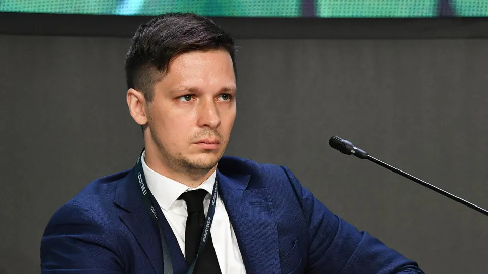 Доля госрасходов в экономике достигает критических высот; обсуждаются налоговые новации и бюджетные риски до 2027 года.