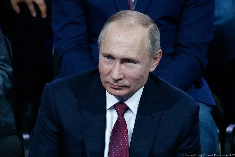 Президент поручил запустить во всех регионах систему независимой оценки качества и условий оказания услуг в социальной сфере с использованием Единого портала госуслуг; доклад о ходе выполнения поручения должен быть представлен до 1 февраля 2027 года.