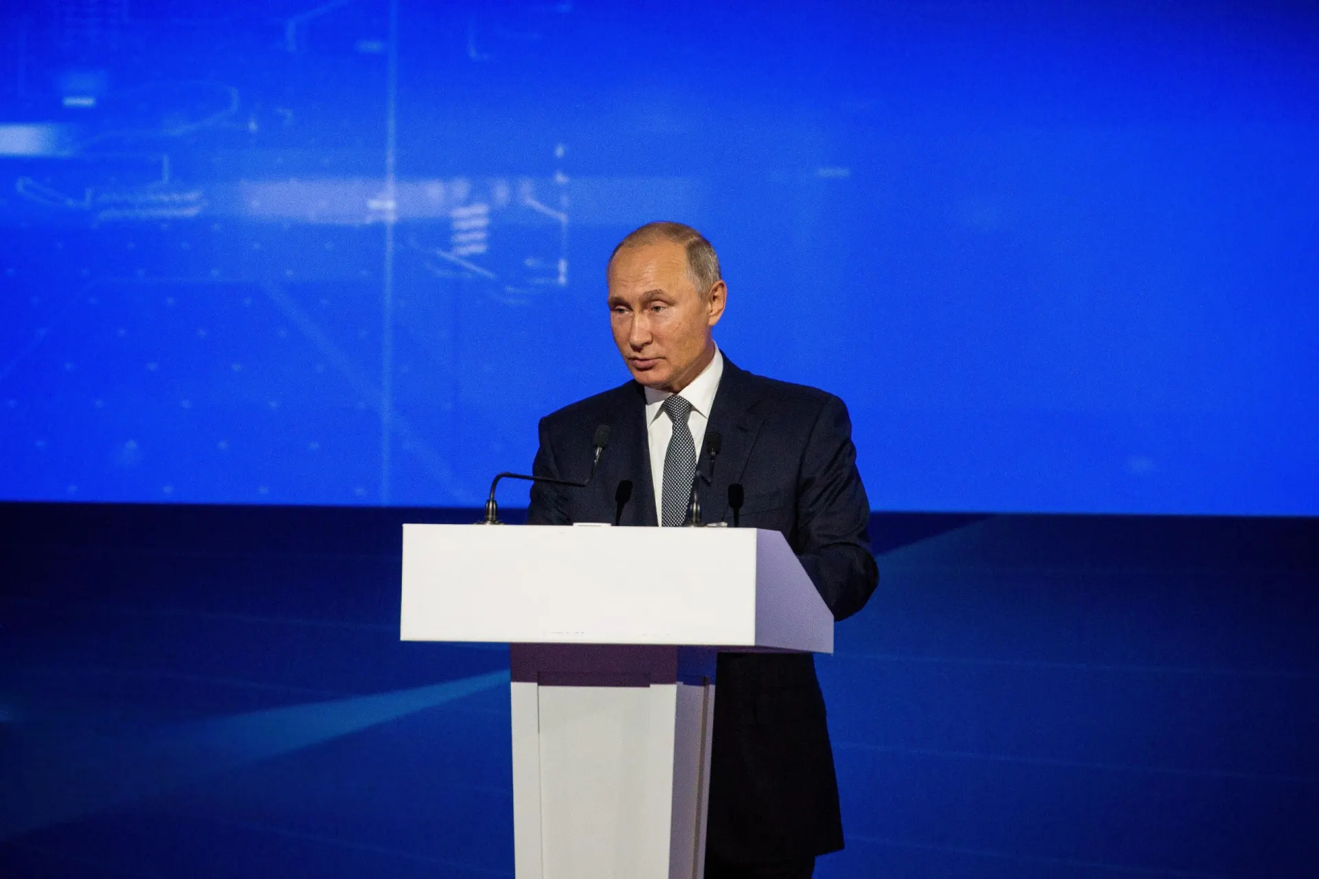 Президент выступил на форуме Валдай и обсудил текущую ситуацию в ходе специальной военной операции; официальные заявления о переговорах на данный момент отсутствуют.