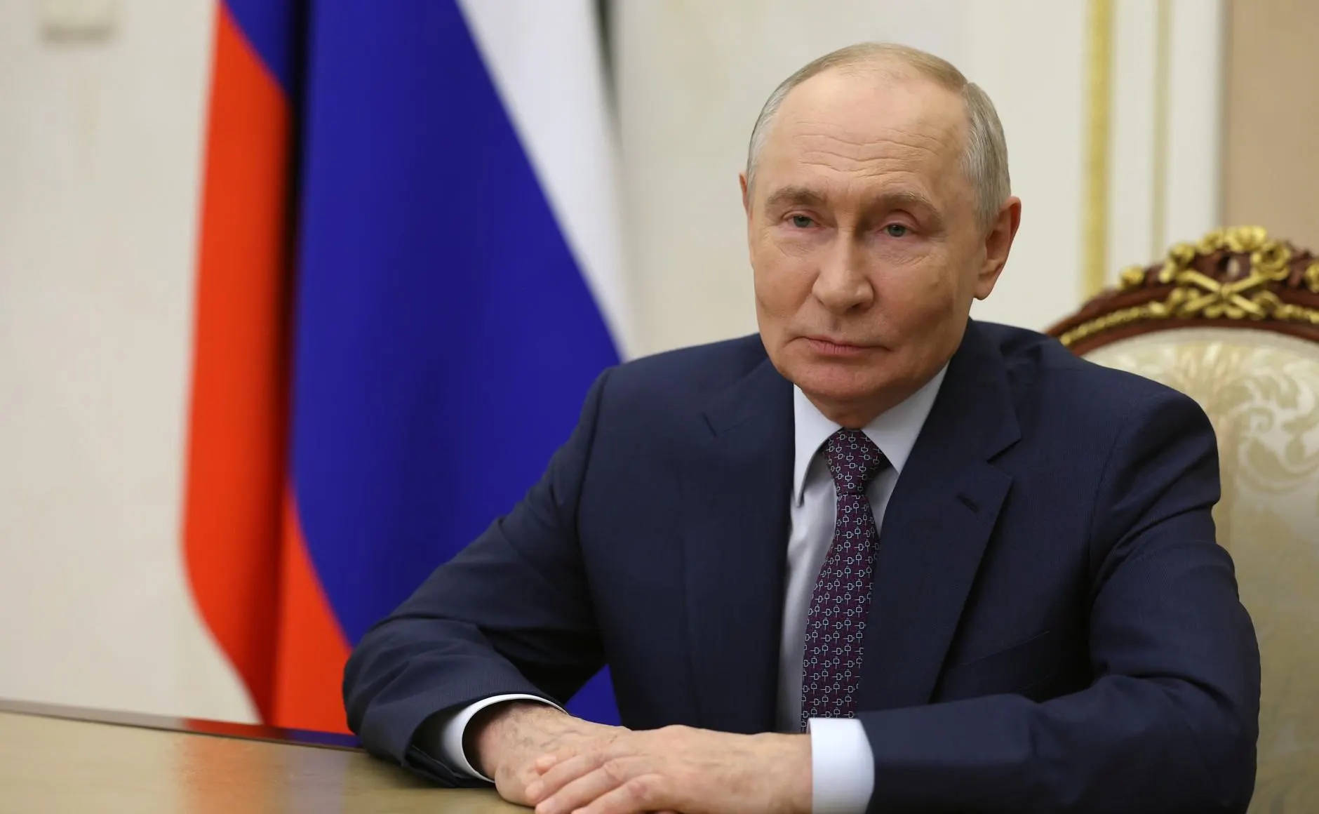 Президент поздравил педагогов с профессиональным праздником и подчеркнул важность их труда для будущего страны.