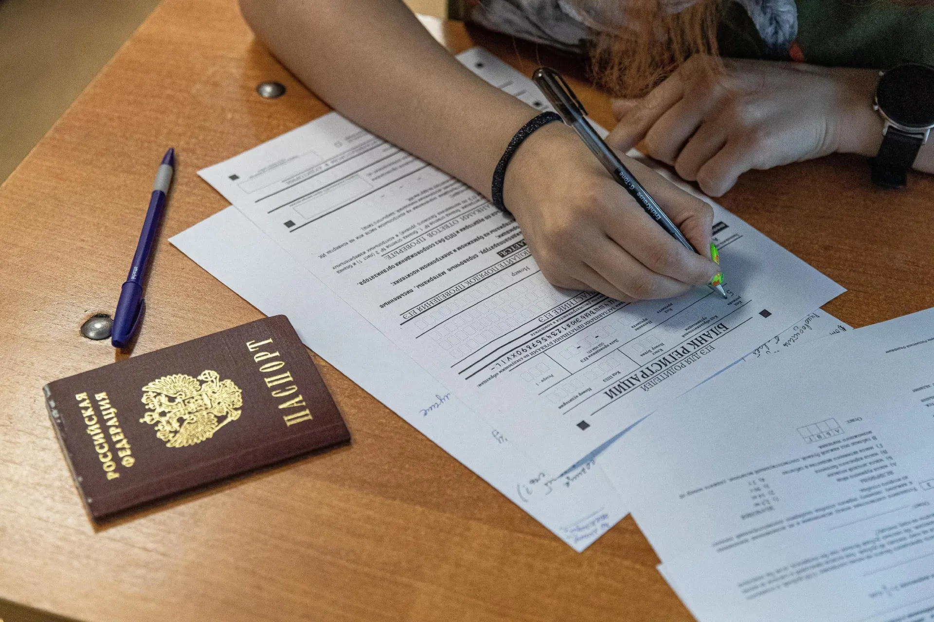 Изменения в правилах приема в вузы с 2027 года позволят школьникам набирать до 25 дополнительных баллов за ЕГЭ.